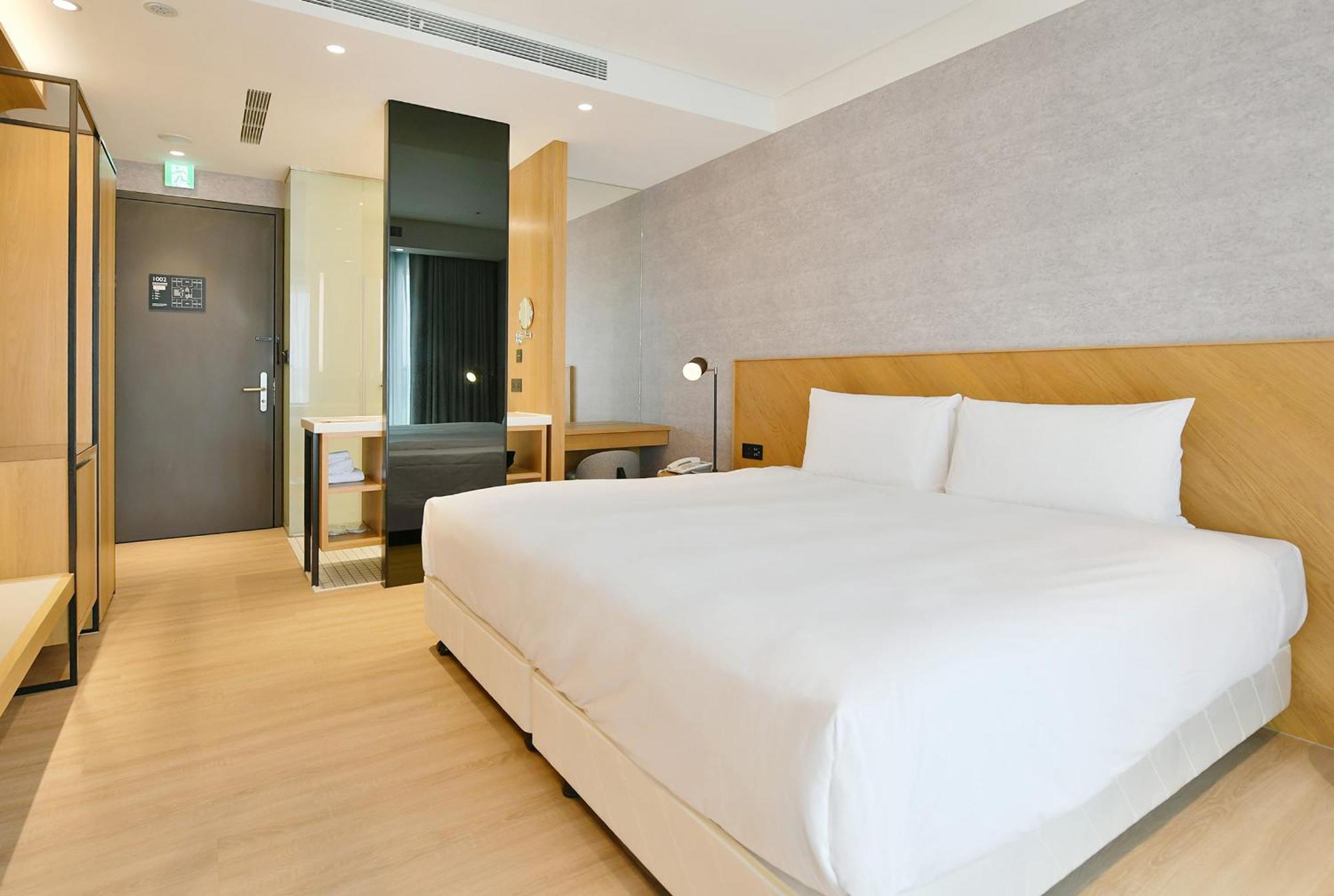 Check Inn Select New Taipei Sanchong Bagian luar foto